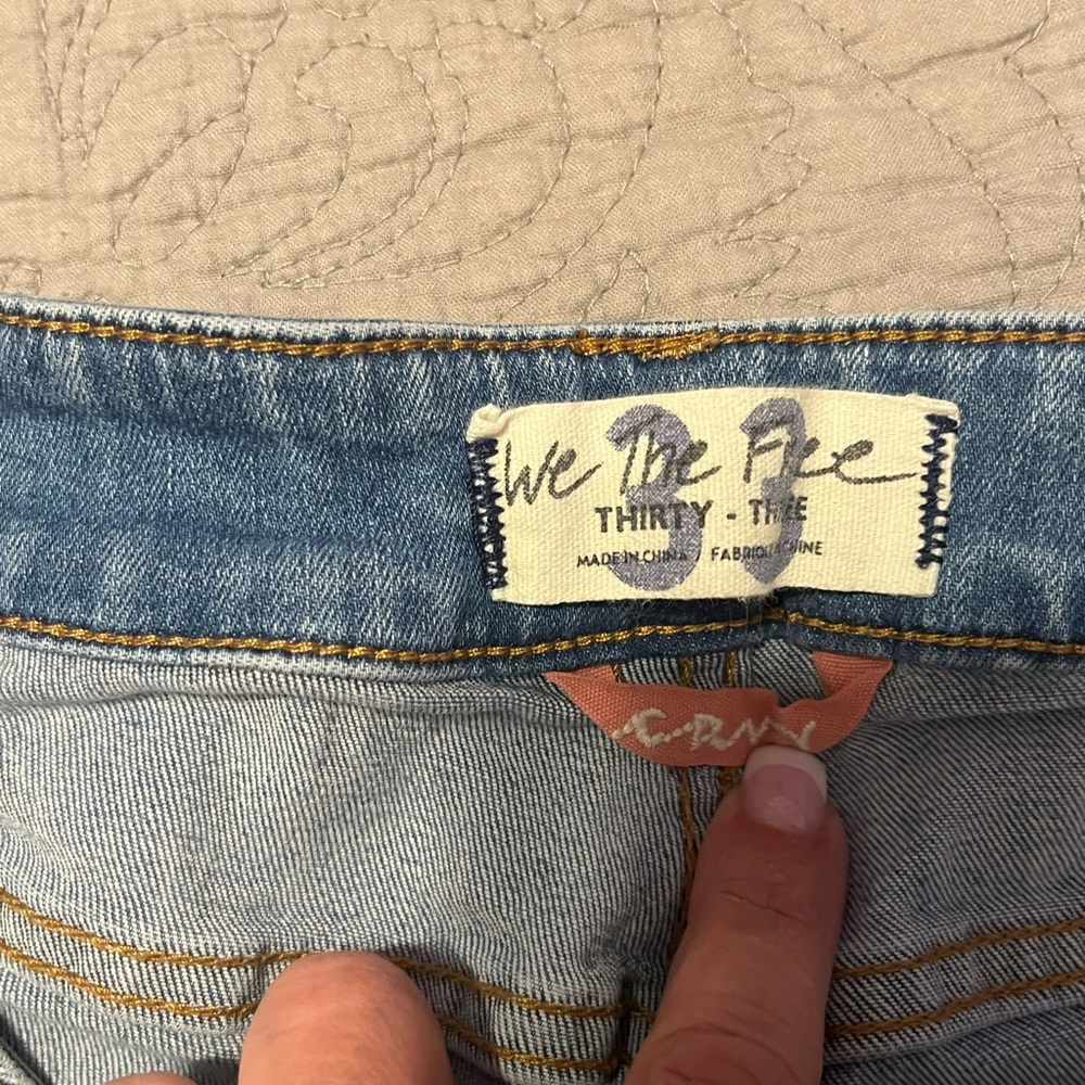 We the free jeans.  33” waist. EUC. - Picture 4 of 8